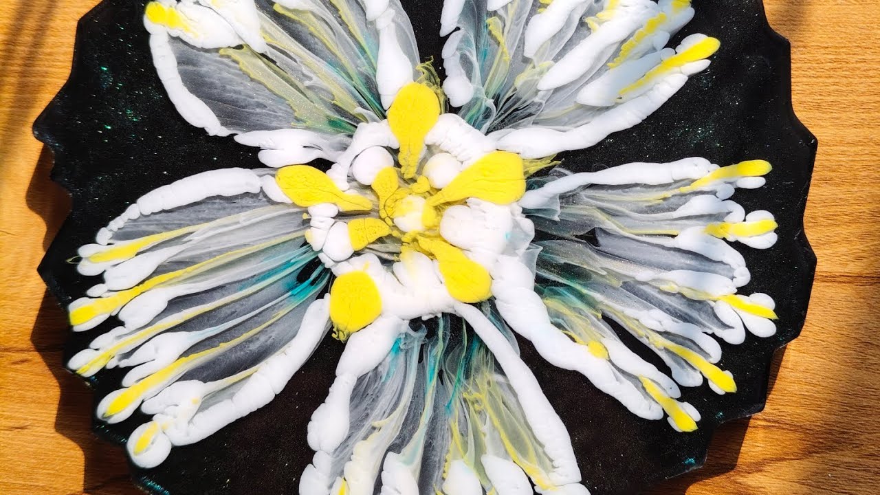 Resin 3D Bloom #diy #resinphotoframe #epoxyresinart #resinart #resincrafts #resin#resinbloom#epoxy