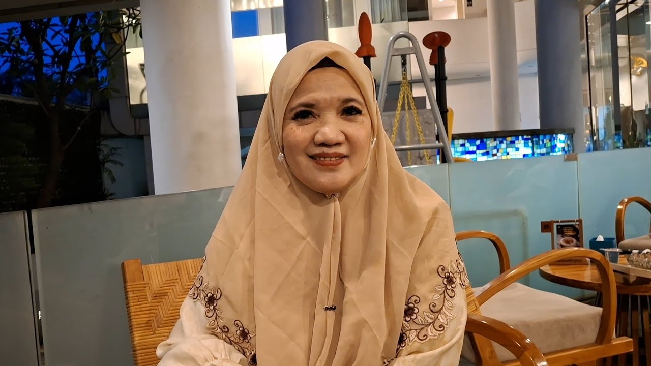 CARA SHOLAT INARA RUSLI JADI SOROTAN WARGANET, INI PENJELASAN USTADZAH LULUNG MUMTAZA