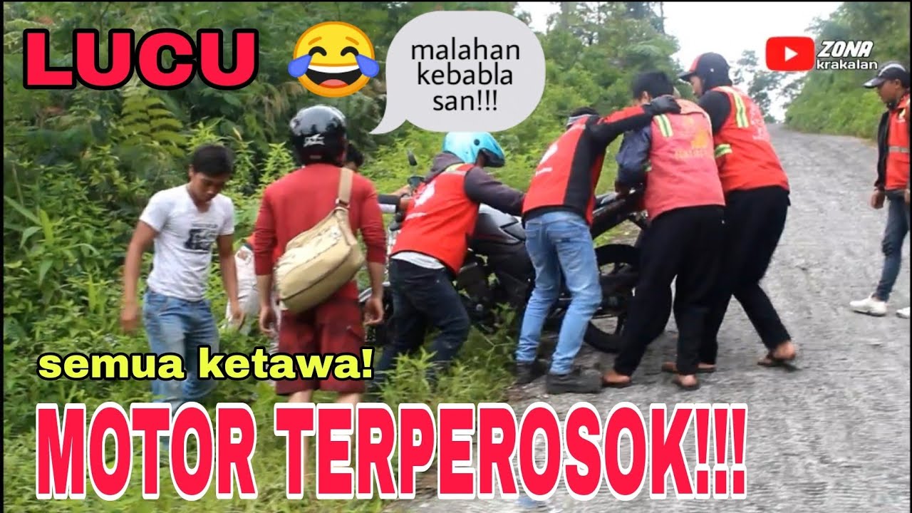 LUCU!!! motor terperosok gara gara meleng ke temennya l jalur BAWANG-DIENG @zonachannel87
