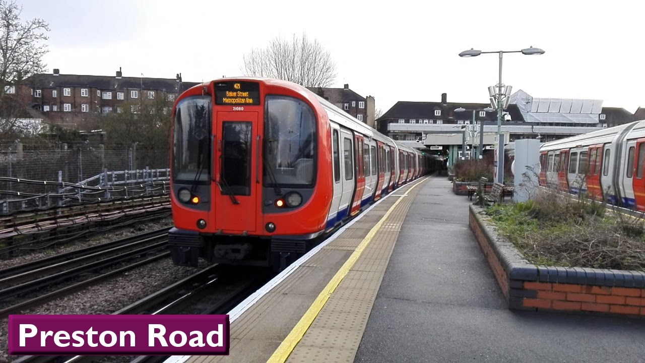 Лондонский метрополитен : Прэстон Роад | Линия Метрополитен ( S8 Stock )