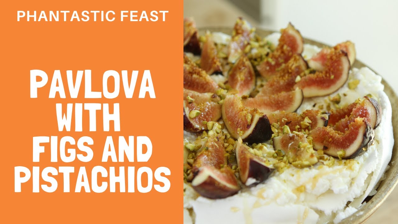 Light and airy Pavlova with Fresh Whipped Cream, Figs and Roasted Pistachios | PHANTASTIC FEAST