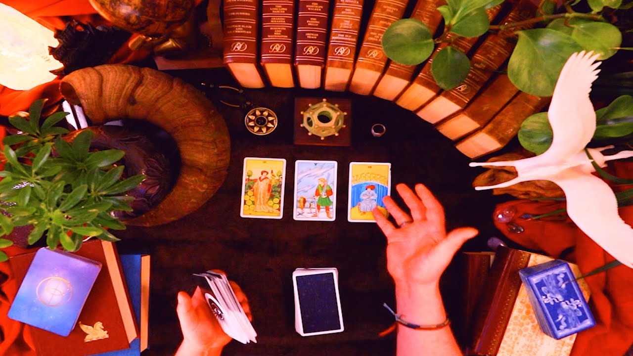AQUARIUS TAROT ~ THE EMPRESS, YOU MAY NOT WANT THIS POWER ..BUT THAT'S WHY IT CHOSE YOU!!! 💘👑⚖️