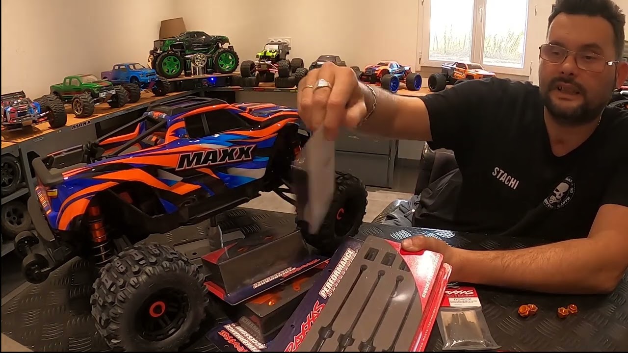 traxxas maxx v2
