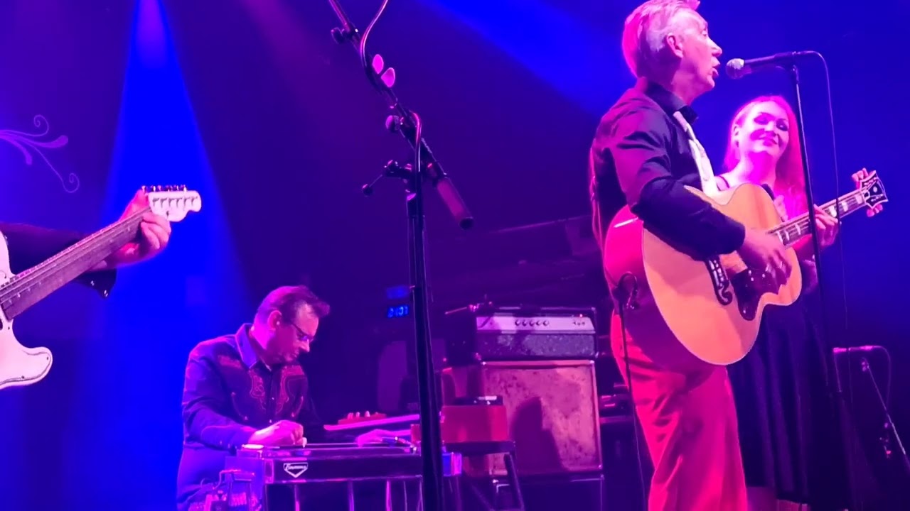@Fatboy feat Hanna Hush - Last Train Home, live at Tavastia 2023