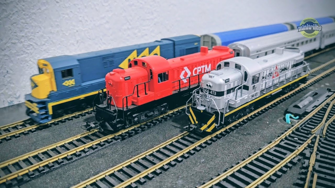 Trens em miniatura e manobras na maquete (escala HO) 