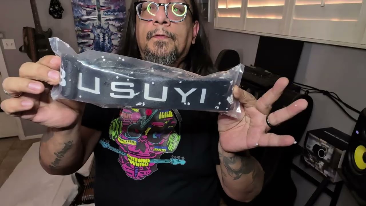 Unboxing the Limited Edition Busuyi MiniPro 8 String Bass/8 String Guitar