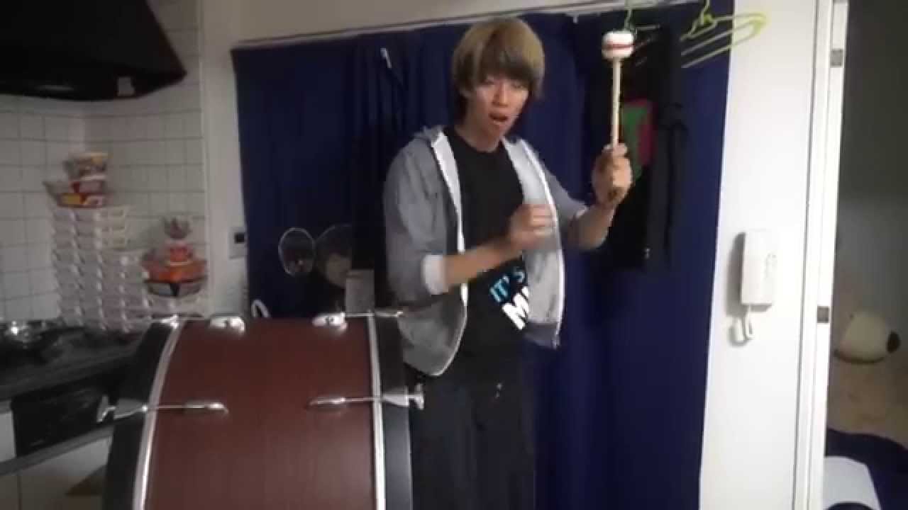 いつもの曲のバスドラム