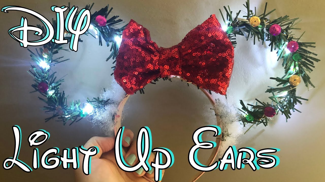 DIY LIGHT UP CHRISTMAS WREATH EARS | Easy Disney DIY | Vlogmas Day 2