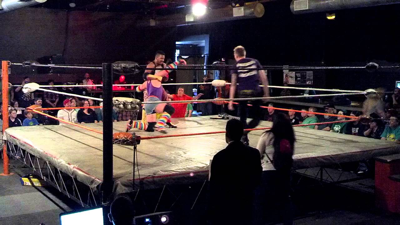 Dalton Bragg & Xander attack the GWO