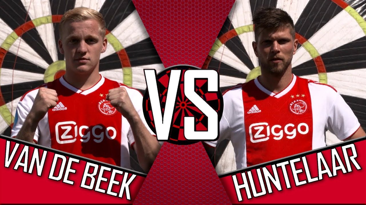 'Heb je een opticien hier?' | AJAX FOOTDARTS #1 | Donny van de Beek vs. Klaas Jan Huntelaar