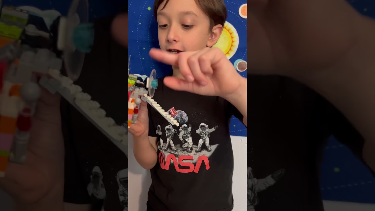 Fox’s Junior Galaxy Explorer LEGO Spacecraft!