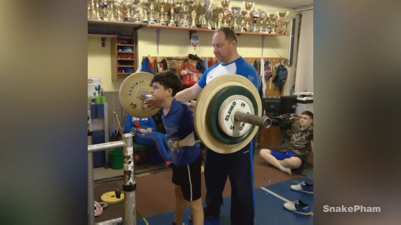 How do kids in Russia train weightlifting?