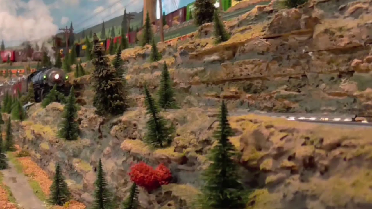 MTH TRAINS: THE TRIPLEX  - 