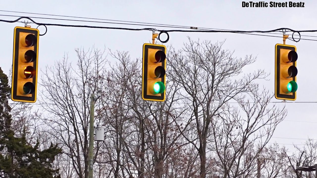 New Flashing Yellow Arrow Traffic Lights | 12 Mile Rd & Rochester