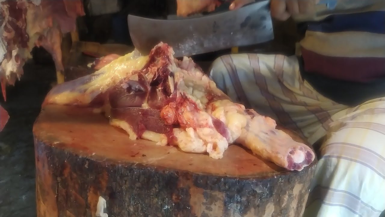 Super Techniques Beef Meat Cutting Skills/Most Fastest Biggest Cow Leg Meat Cutting And Chopping