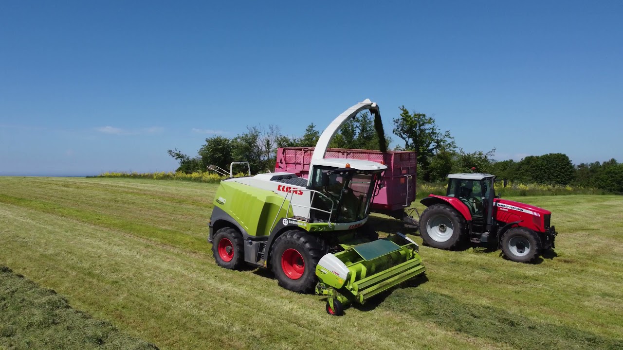 Gangergaarden’s Maskinstation-græssnitning