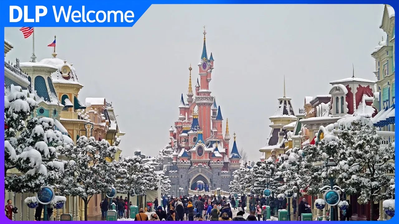 Snow at Disneyland Paris - Complete Walkthrough [4K]