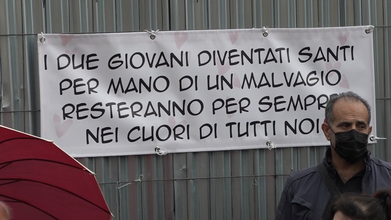 A Portici i funerali di Tullio e Giuseppe, gli amici 