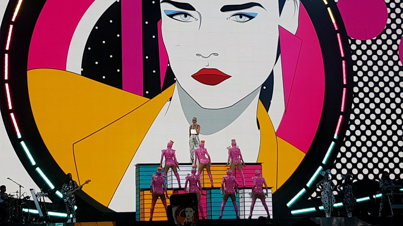 Katy Perry - California Gurls  & I Kissed a Girl Live Witness The Tour Mexico