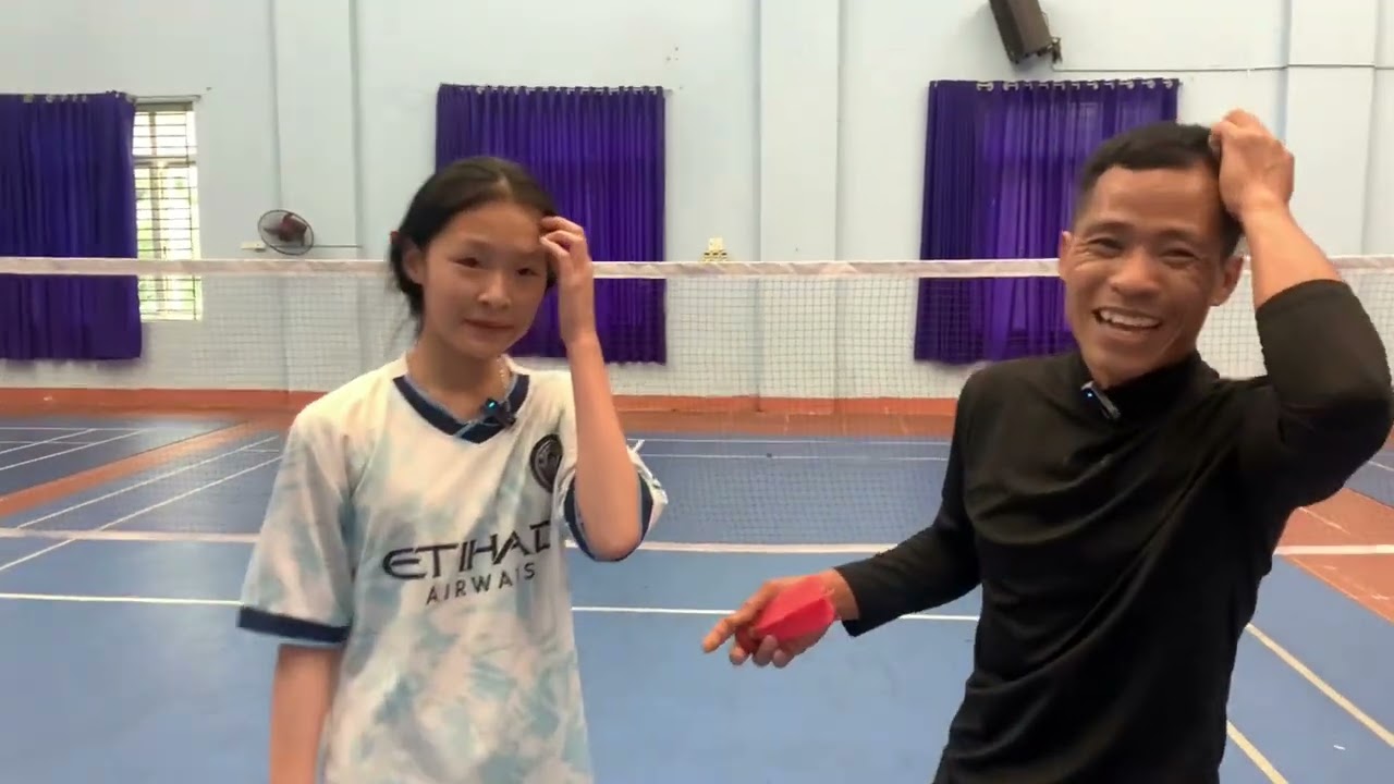 PHC/ Thử Thách Đá Cầu Cùng Fan Là Các Bạn Gái Sinh Đẹp#phc #teamphd.