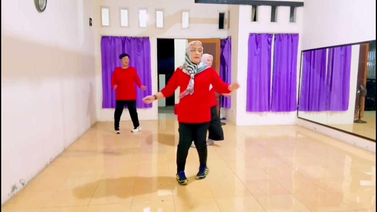 Dahulu EZ / Heny Riawati (INA) / 𝙙'𝙈𝙊𝙈𝙨 LD Palu