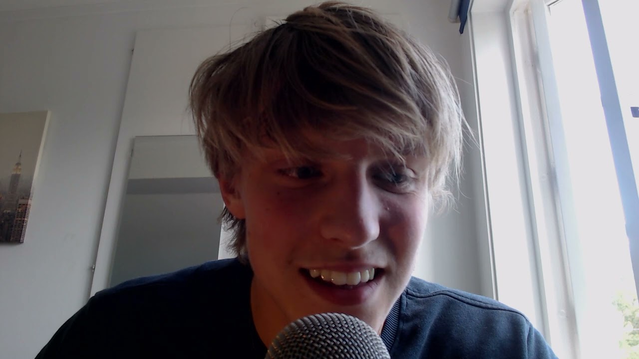 ASMR Swede Reading Dutch - OliverWhispersASMR