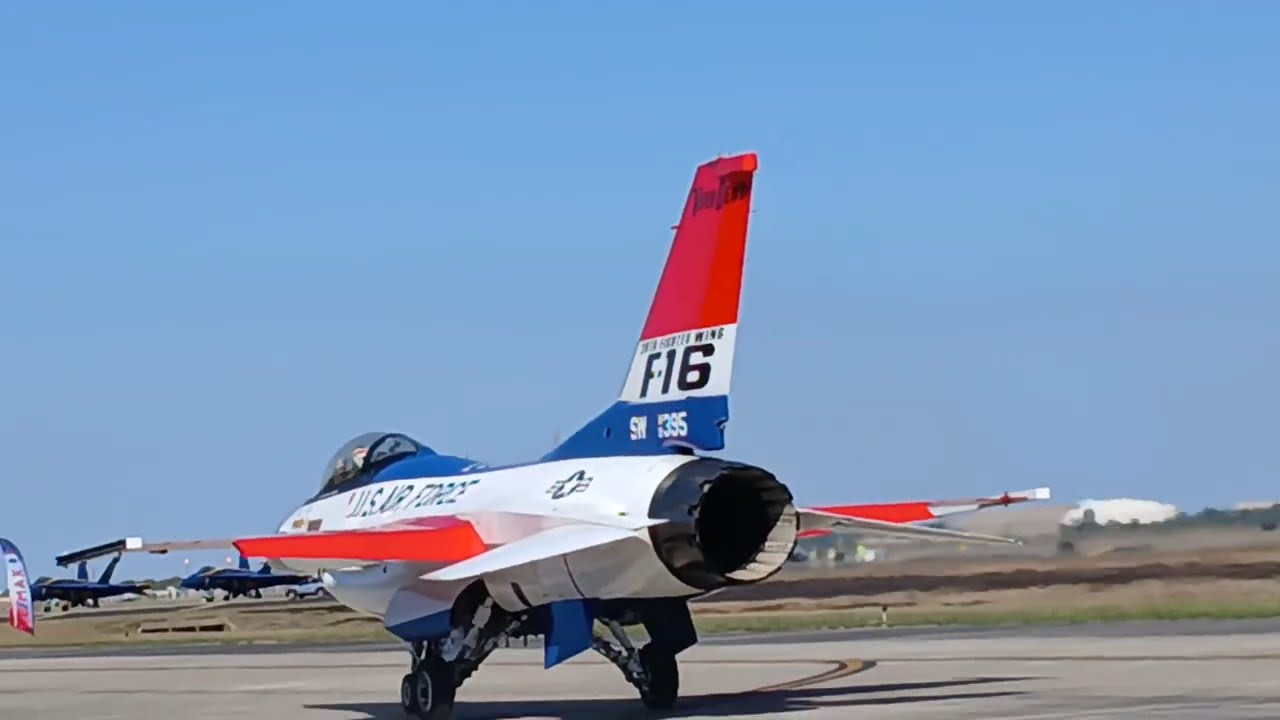 WINGS OVER HOUSTON 2024. F16CVIPER FULLDEMO+ HERRITAGE FLIGHT P51