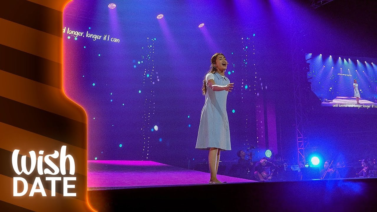 Vivoree Esclito performs 