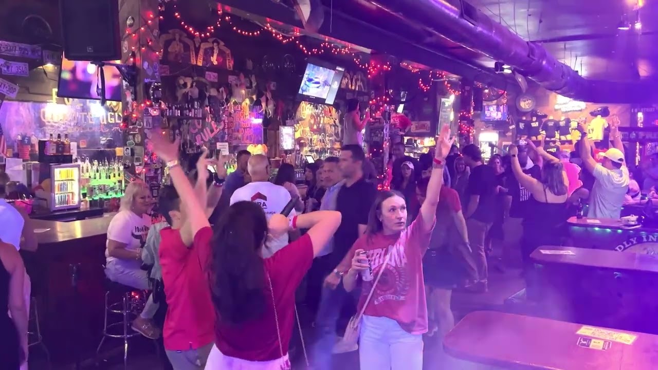 Coyote Ugly - Backstreets Back