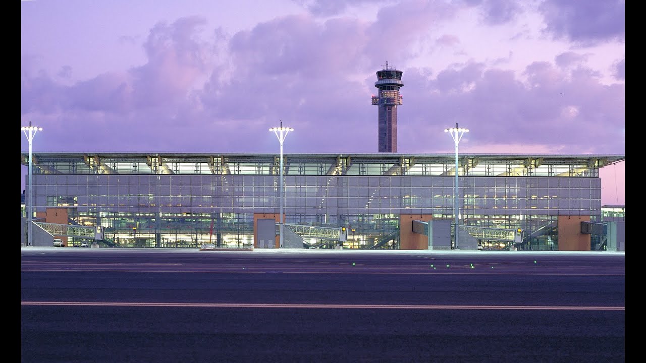 KUN LYD: Ikonisk norsk trearkitektur: Oslo lufthavn
