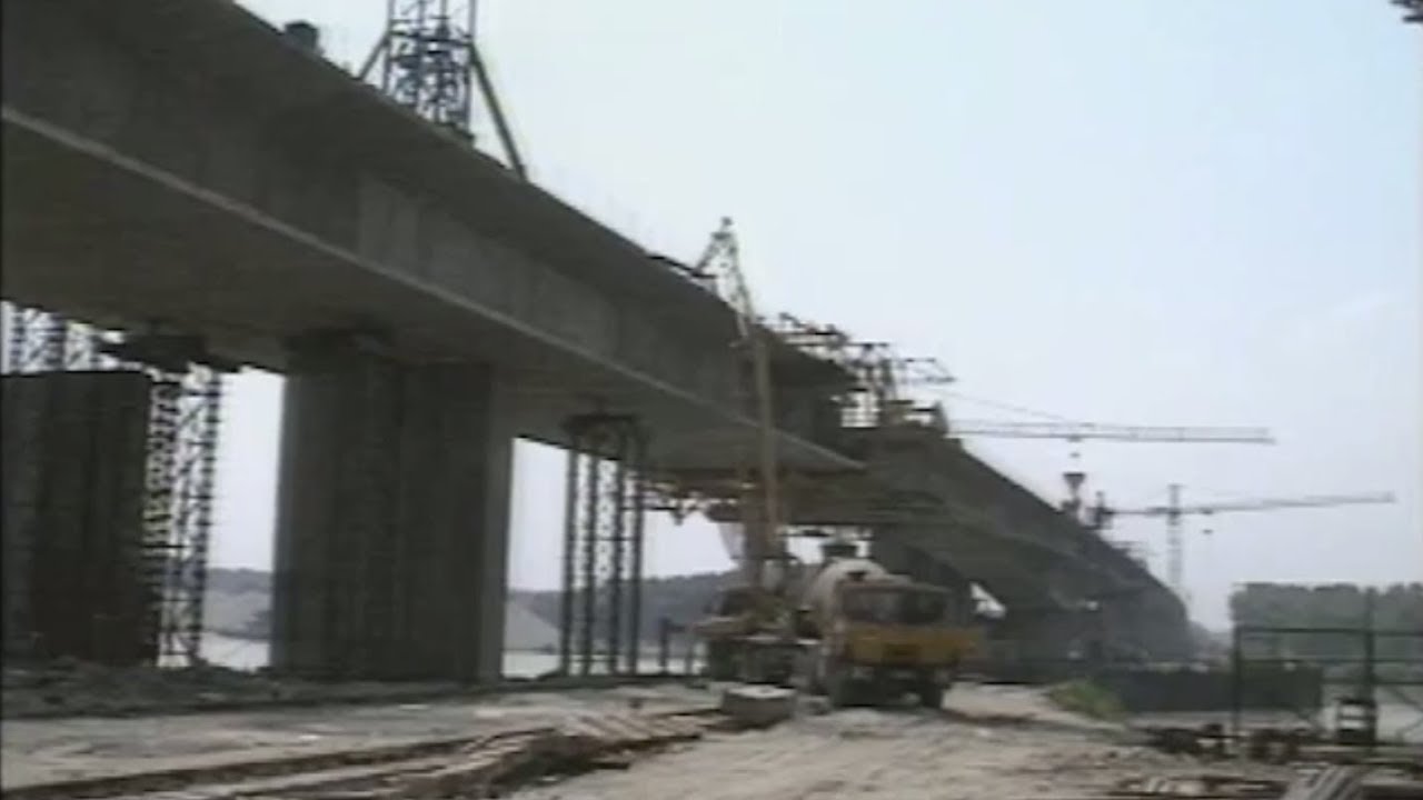 Bratislava - Chýbajúca mládež na Stavbe mládeže (1989)
