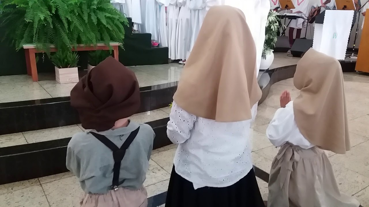 Coroação de Nossa Senhora de Fátima _ Acaso não sabeis _ A  13 de Maio _ Perfeito é quem te criou