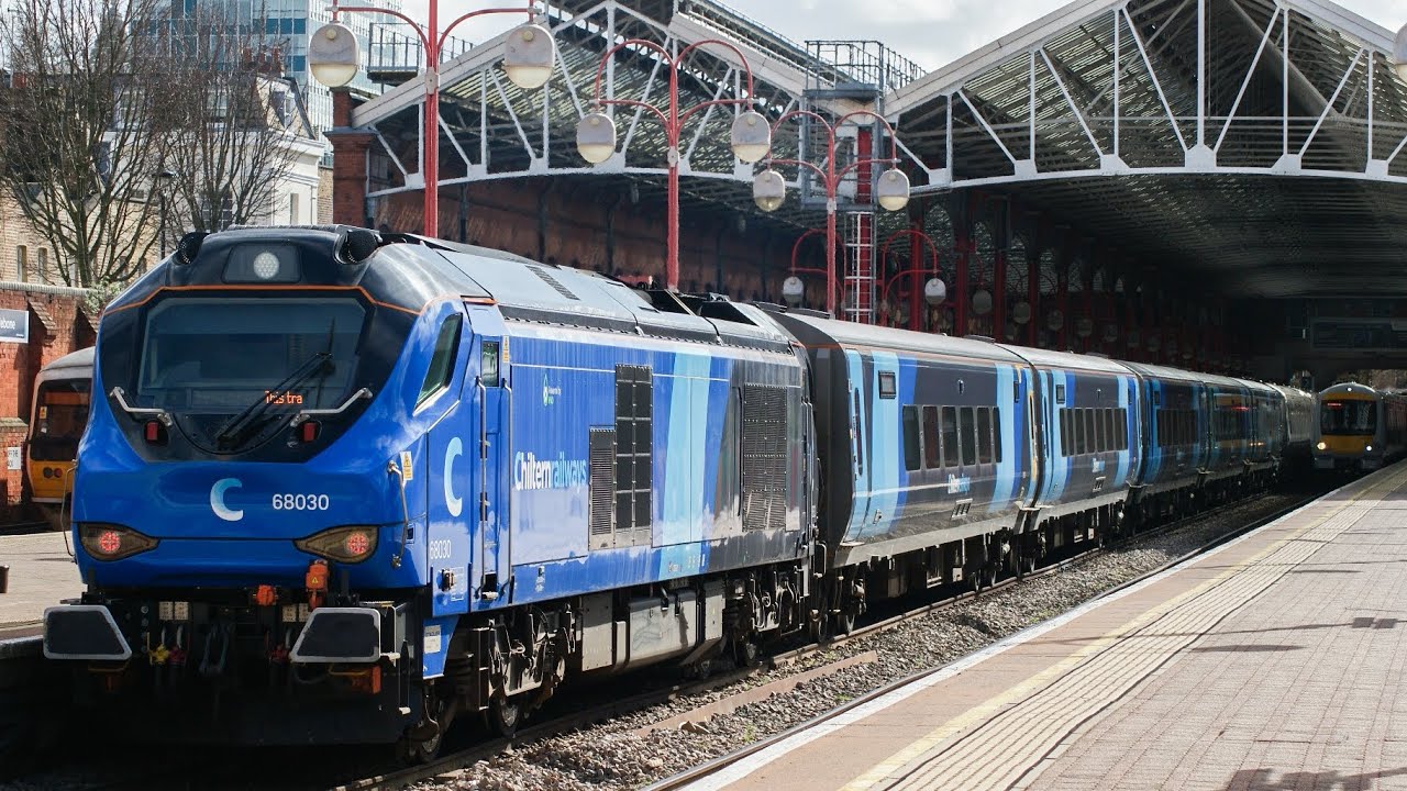 New Chiltern Railways livery Class 68030 at London Marylebone 