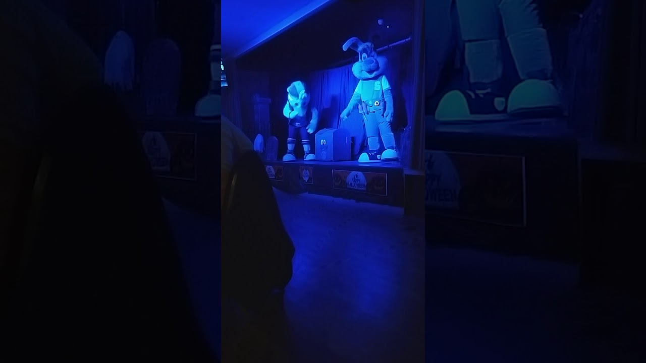 Sparky and Sid's Halloween Show at Coopers Beach