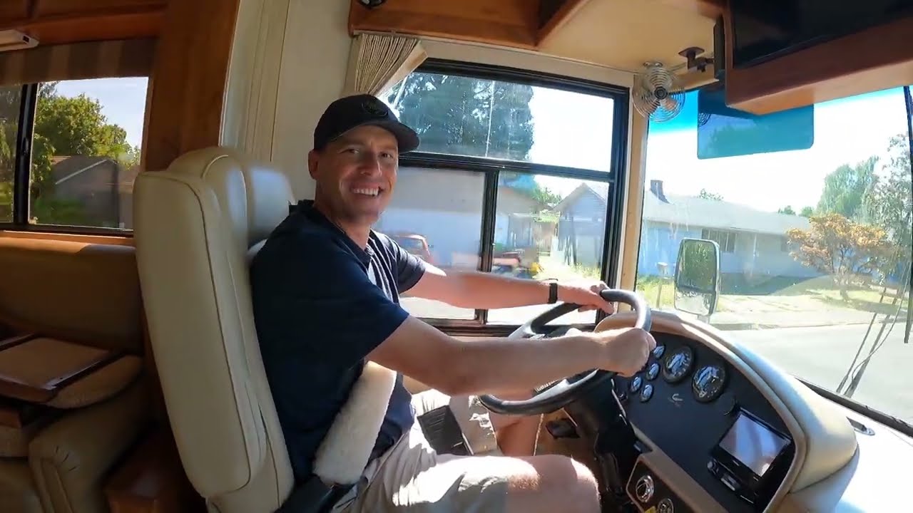 TEST DRIVING A  32' COUNTRY COACH