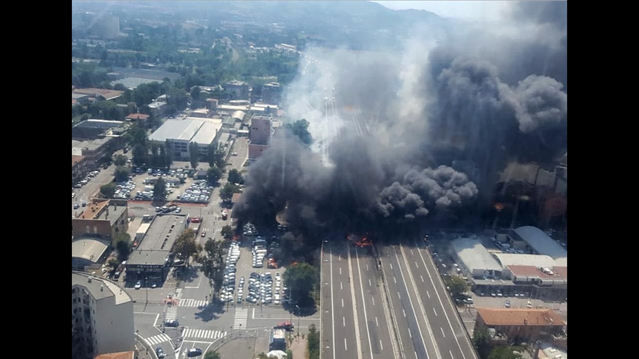 Impresionante explosión de un camión cisterna en Italia