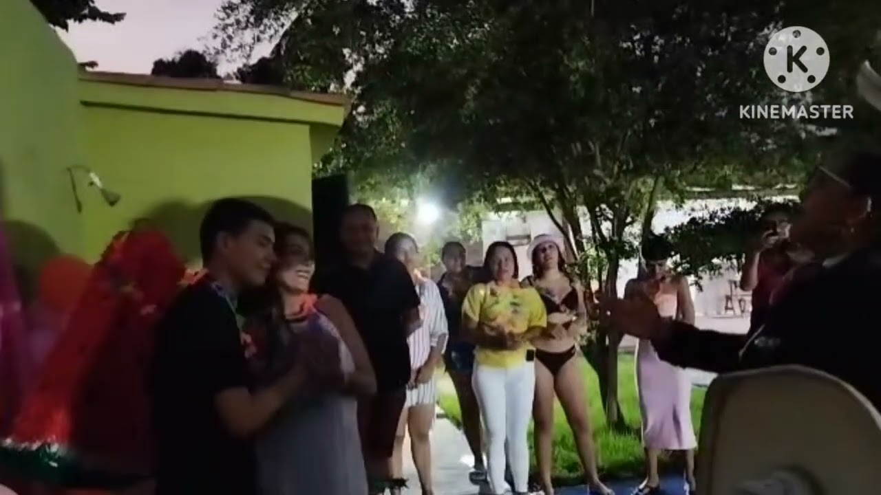 Cumpleaños de María de los Ángeles de parte de su esposo y su hijo. Viernes 27 de Febrero de 2026.