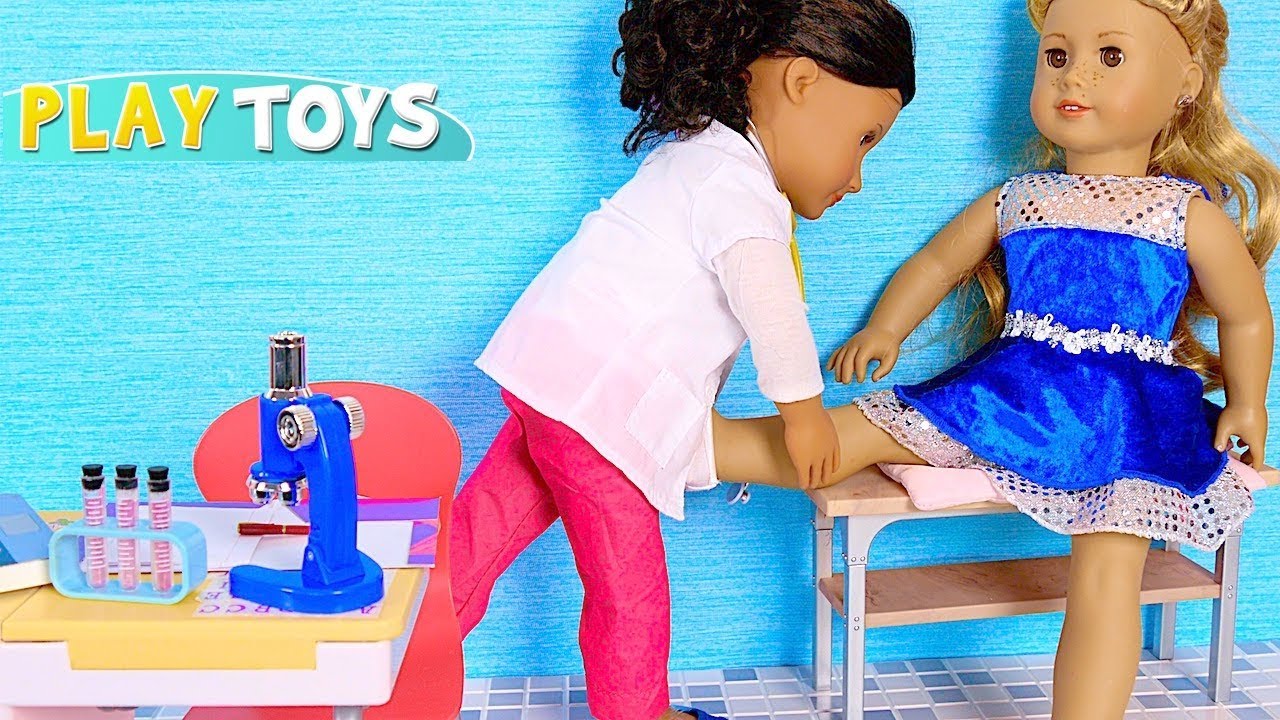 Baby Doll gets help from the Doctor after ice skating! Play Toys story for kids