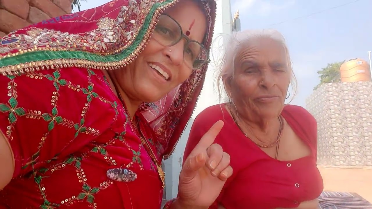 Besh ke Lalch me aagi saasu Maa 