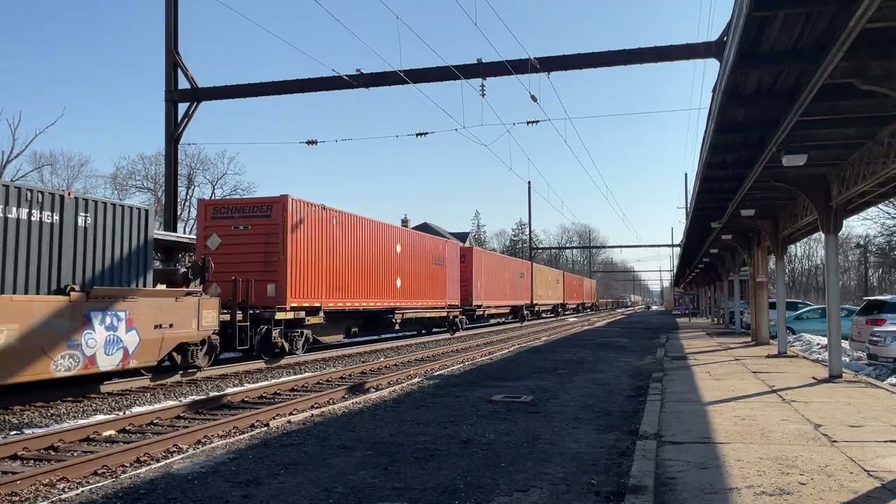 CSX I032-27 East Thru West Trenton With 296 axels 