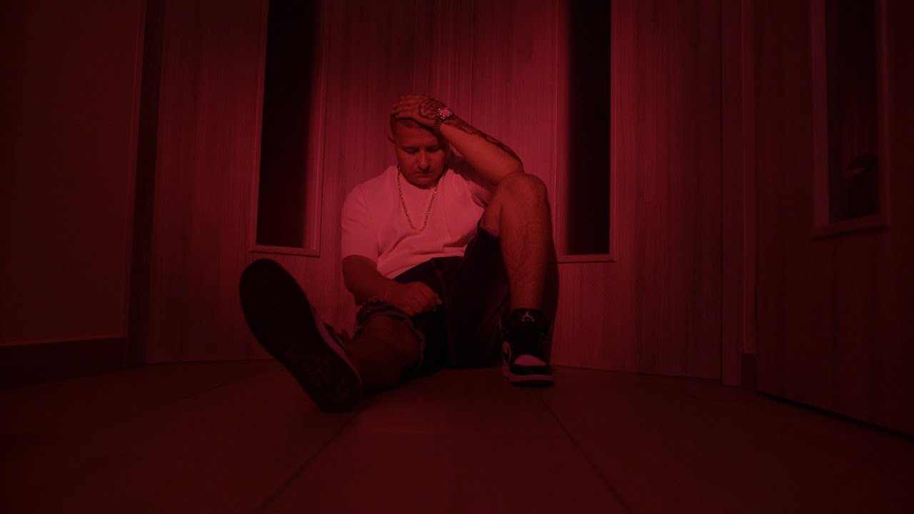 MK - Beteged lettem (Official Music Video)
