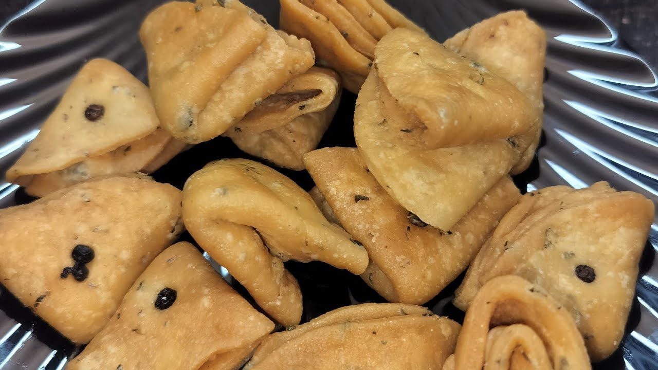 recipe with deepali jain  is live with leftover rice dosa,tikona mathri