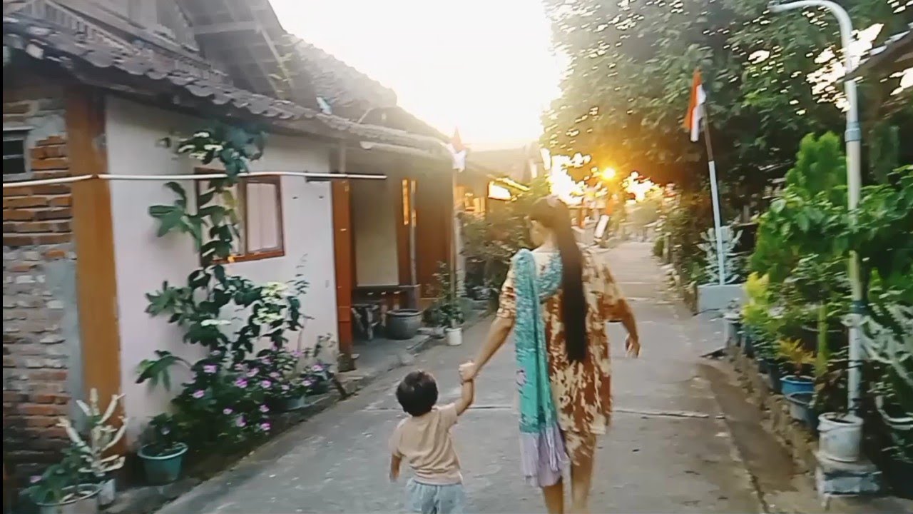 Suasana pagi di lingkungan rumah - Desa CEPOKO, kec PANEKAN, kab MAGETAN