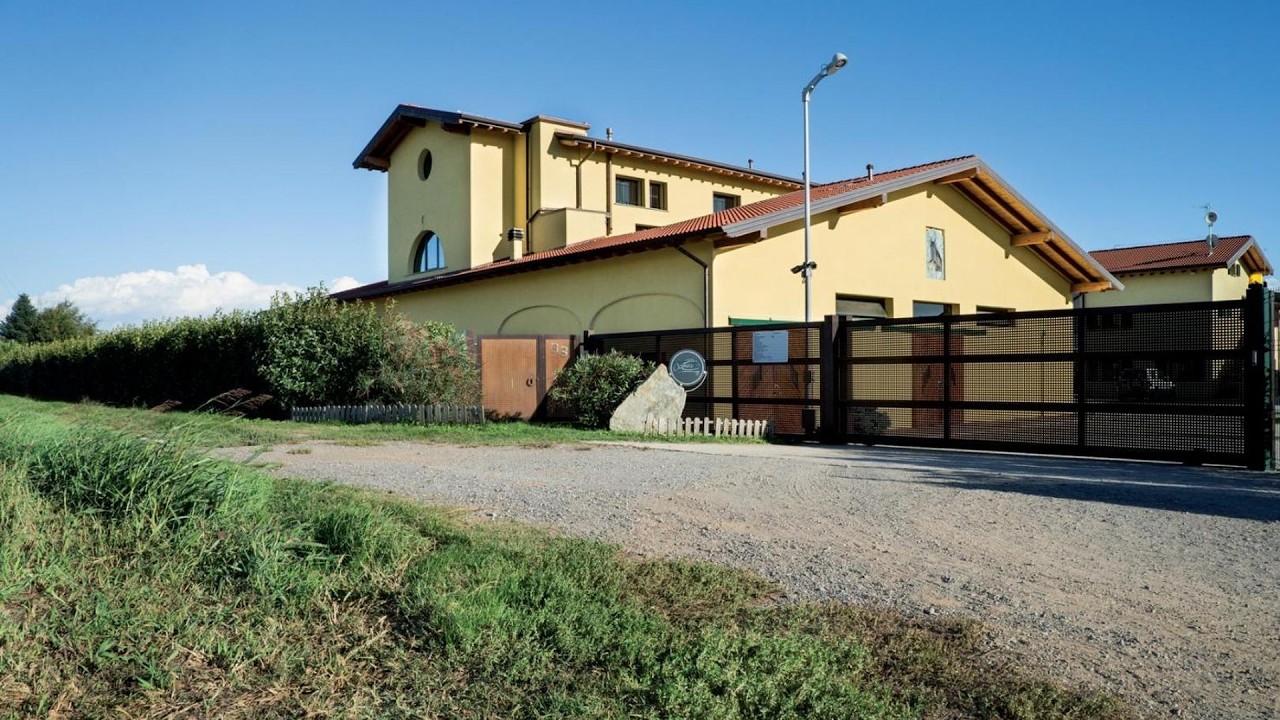 Agriturismo Camisi qh | Gorgonzola, Italy | Hotel Review 🏨
