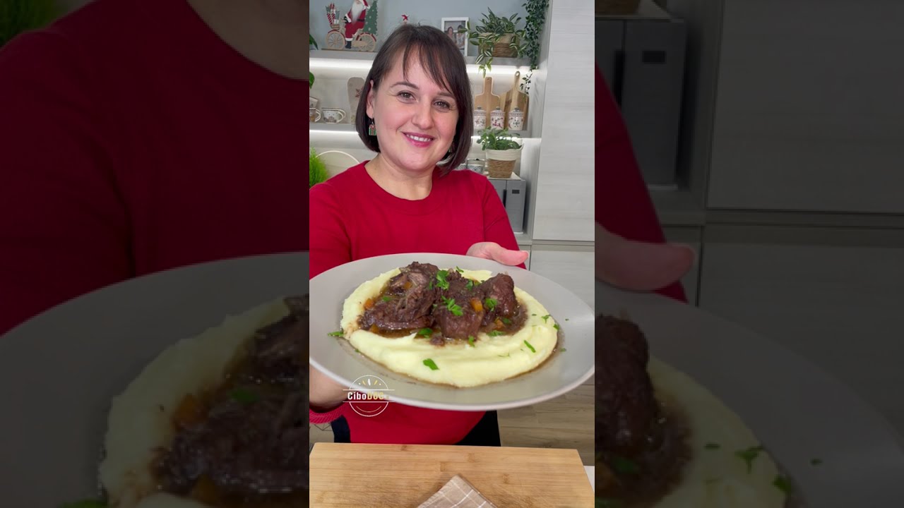 Davvero poche cose sanno scaldare il cuore come questo stracotto di carne