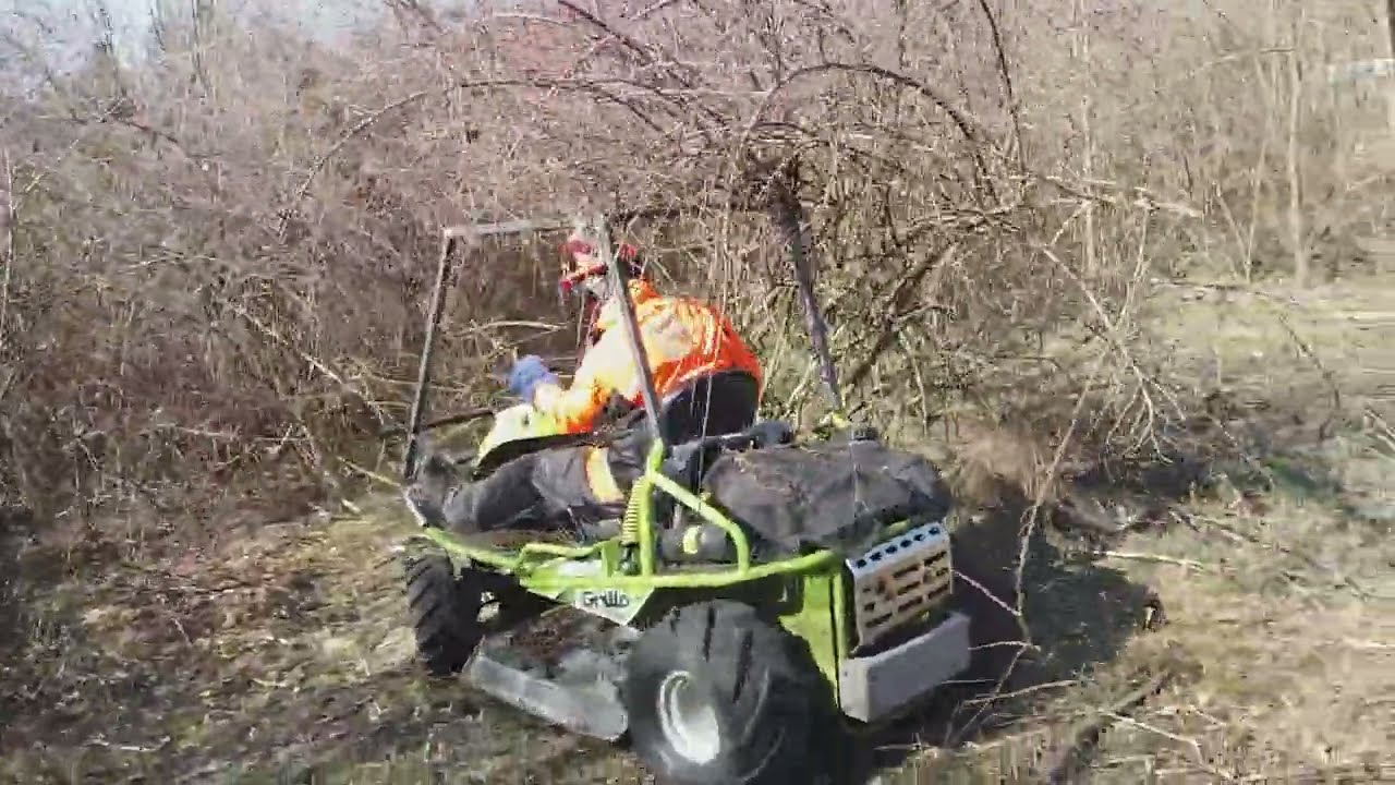Grillo Climber 10 AWD 27 vs bushy land (3)