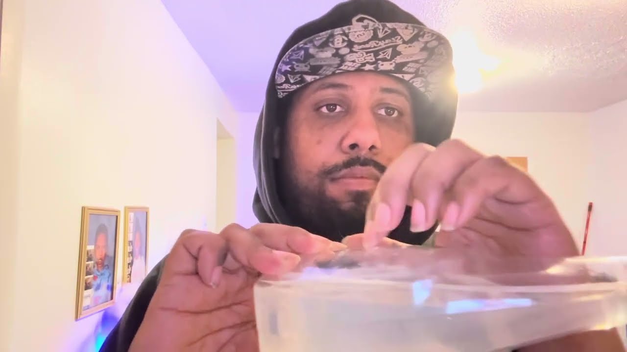 ASMR TAPPING SOUNDS IN PUBLIC AND FAST TAPPING  AND MOUTHSOUNDS