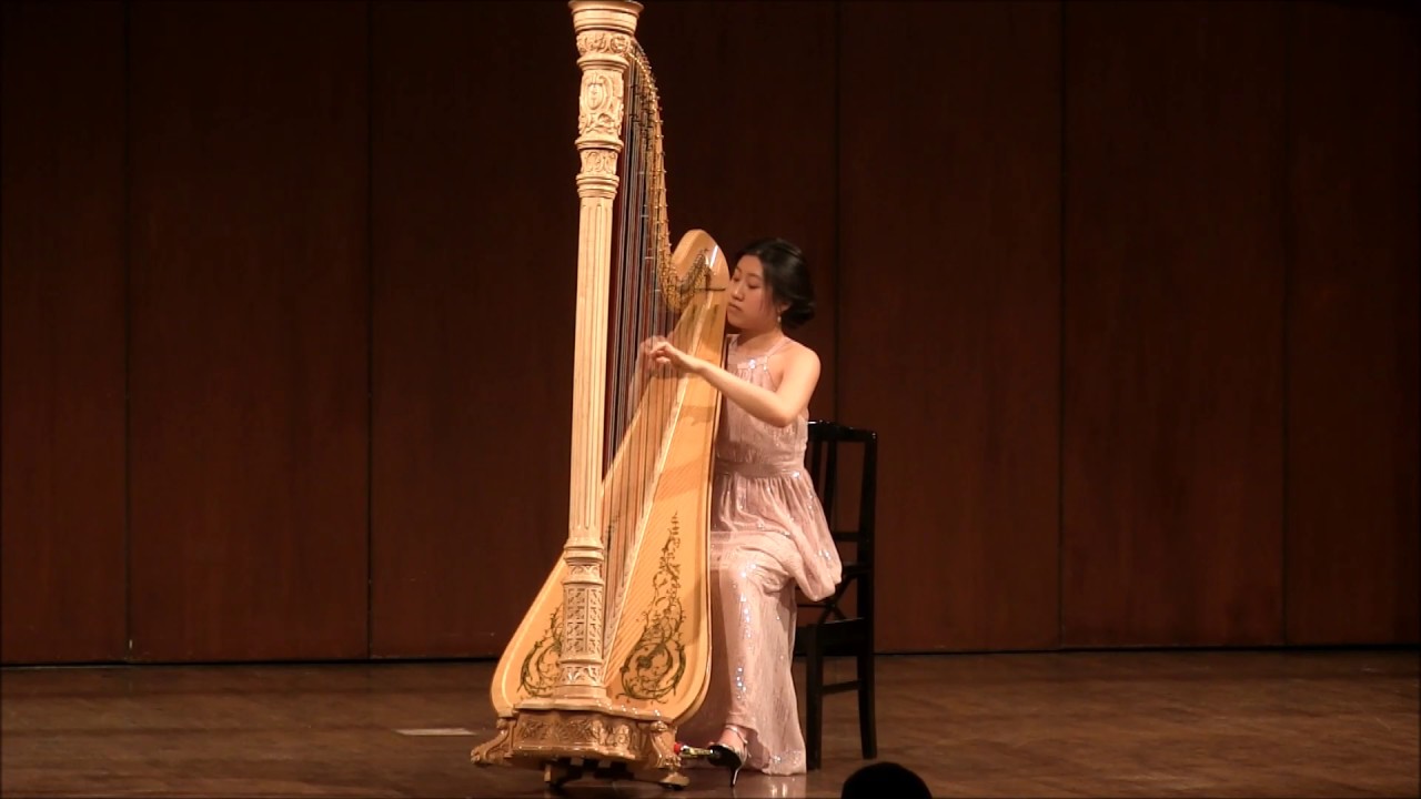 Joseph Haydn Sonata Hob.XVI: 43 - Clara Wang, Harp