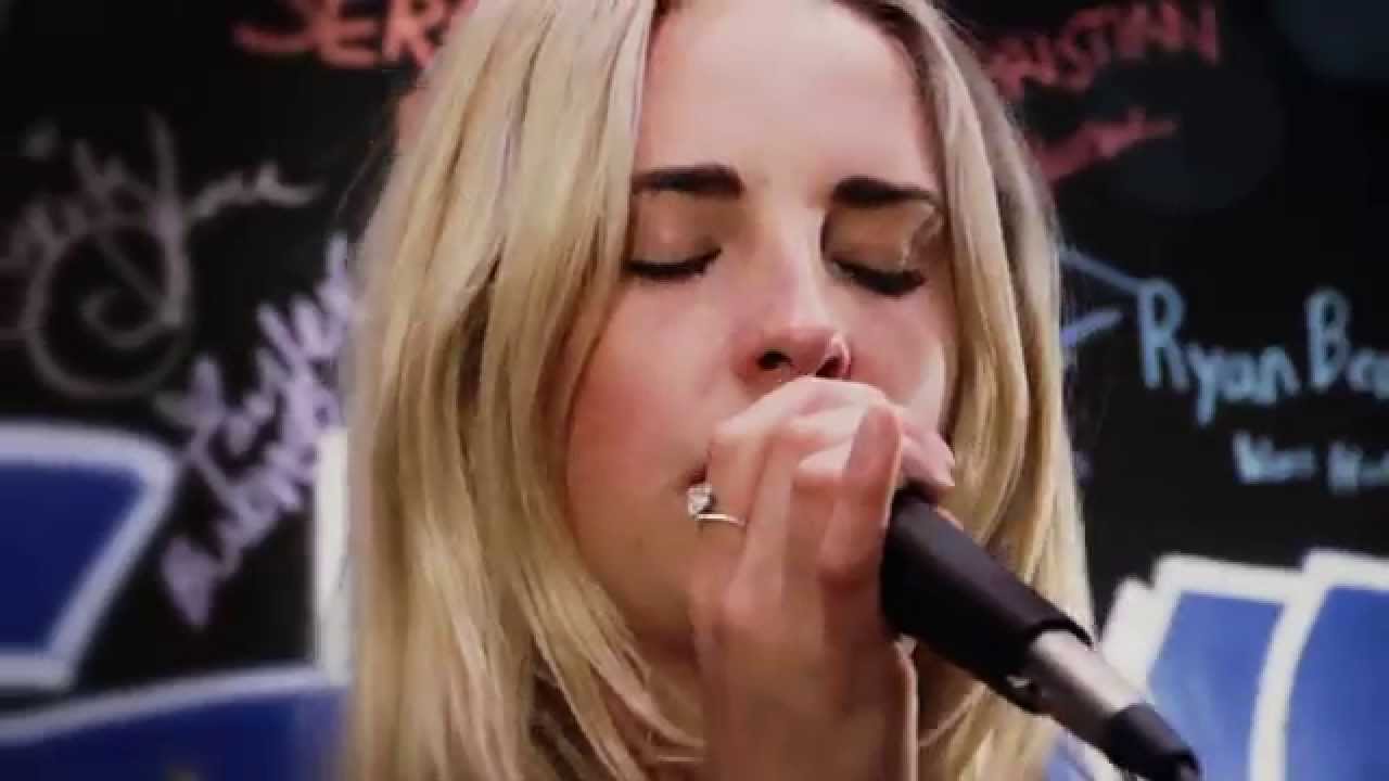 American Rag Sessions: Laurel - "Blue Blood"