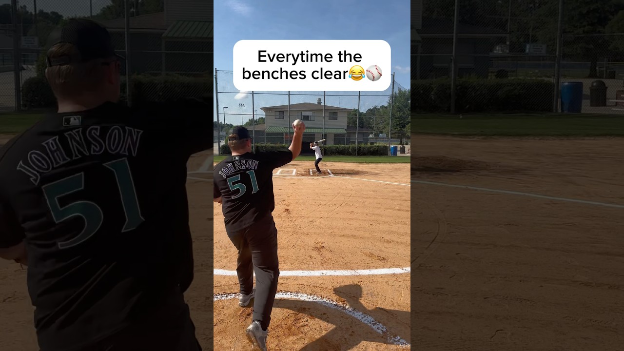 Каждый раз, когда в бейсболе случается драка ⚾️😂 #бейсбол #смешно #спорт #комедийнаясценка